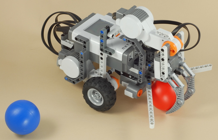 LEGO Mindstorms NXT Ball Hunter