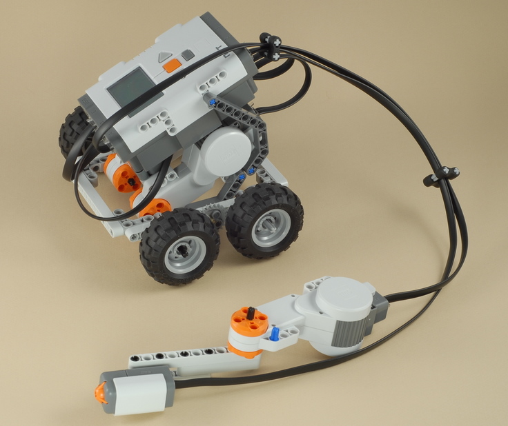 LEGO Mindstorms NXT 4x4 Car with Joystick Control