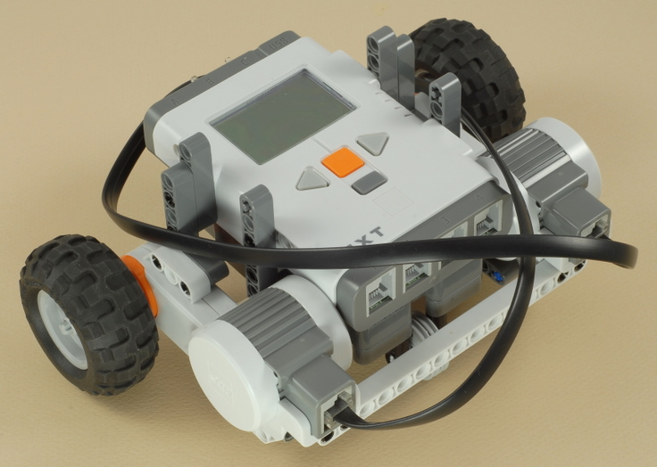 LEGO Mindstorms NXT Five Minute Bot