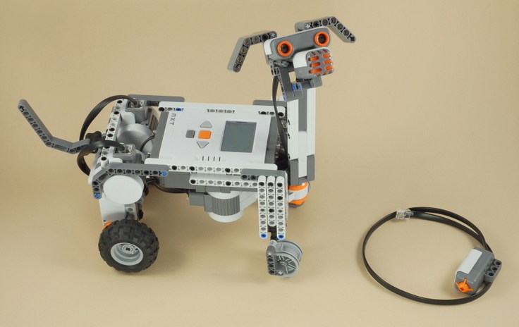 LEGO Mindstorms NXT Puppy
